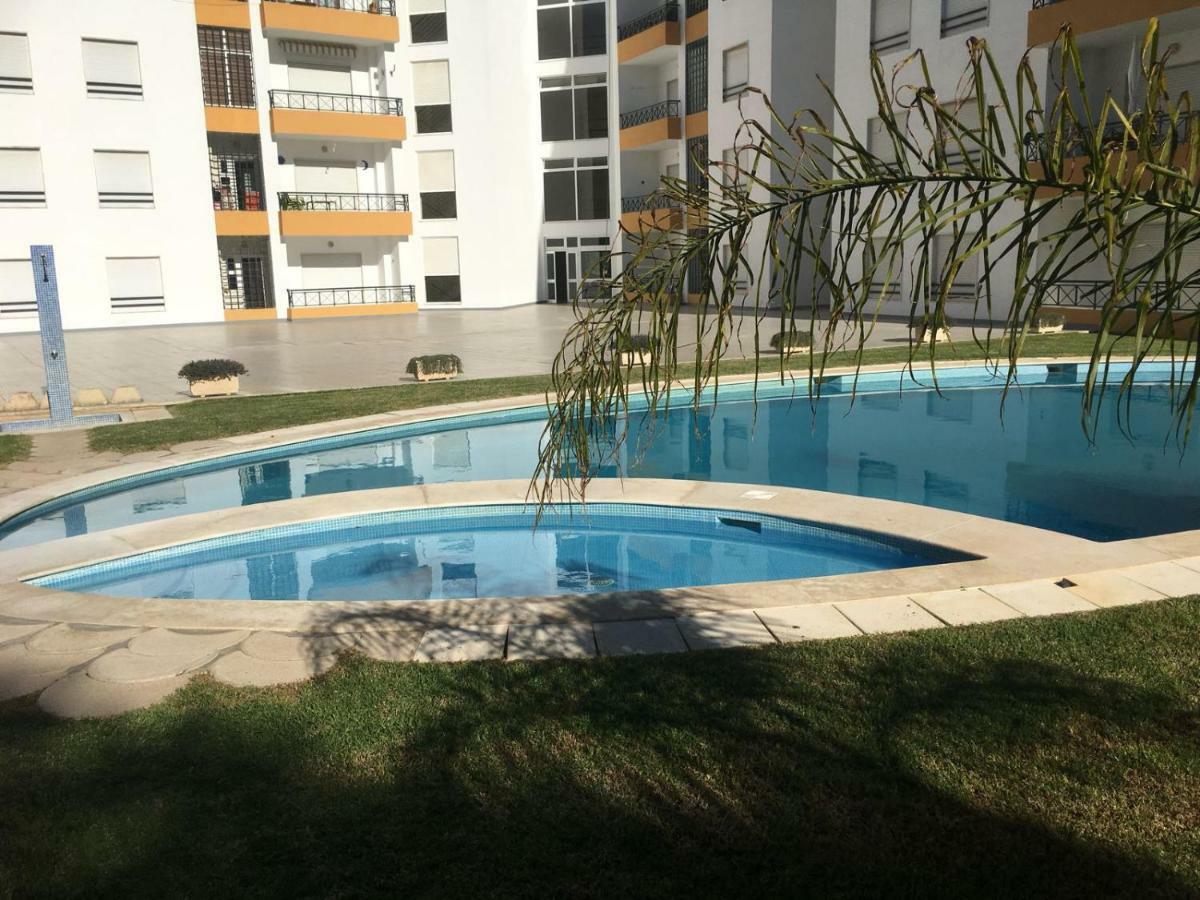 Quiet Apartment Overlooking The Swimming Pool Armação de Pêra Exterior foto